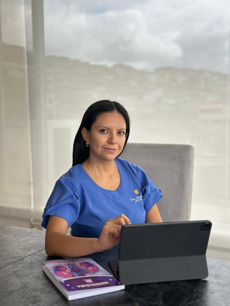Dra. Anael Tello, nefróloga en Quito